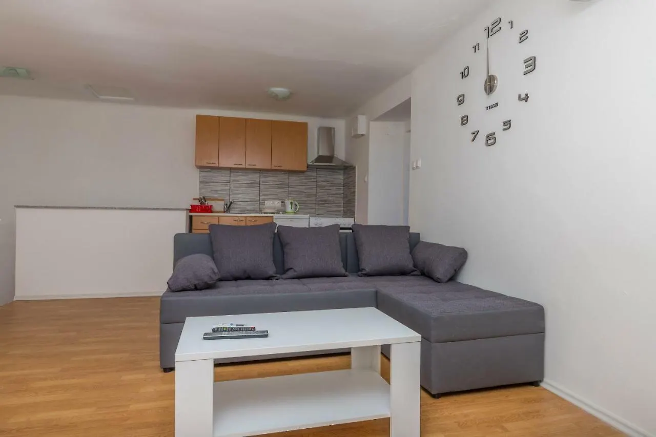 App Cor2 Apartment Selce 0*,